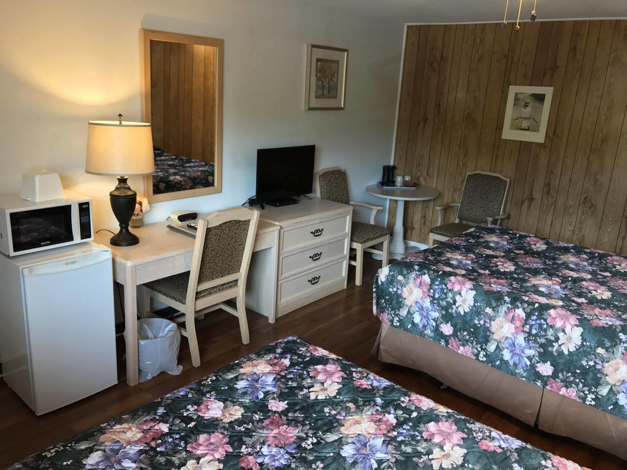 Lake City Motel Дартмут Экстерьер фото