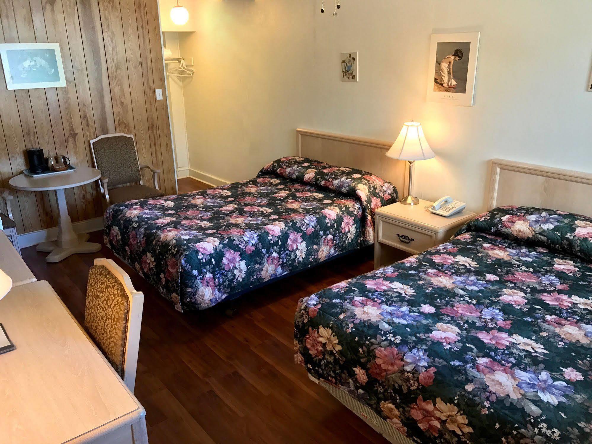 Lake City Motel Дартмут Экстерьер фото