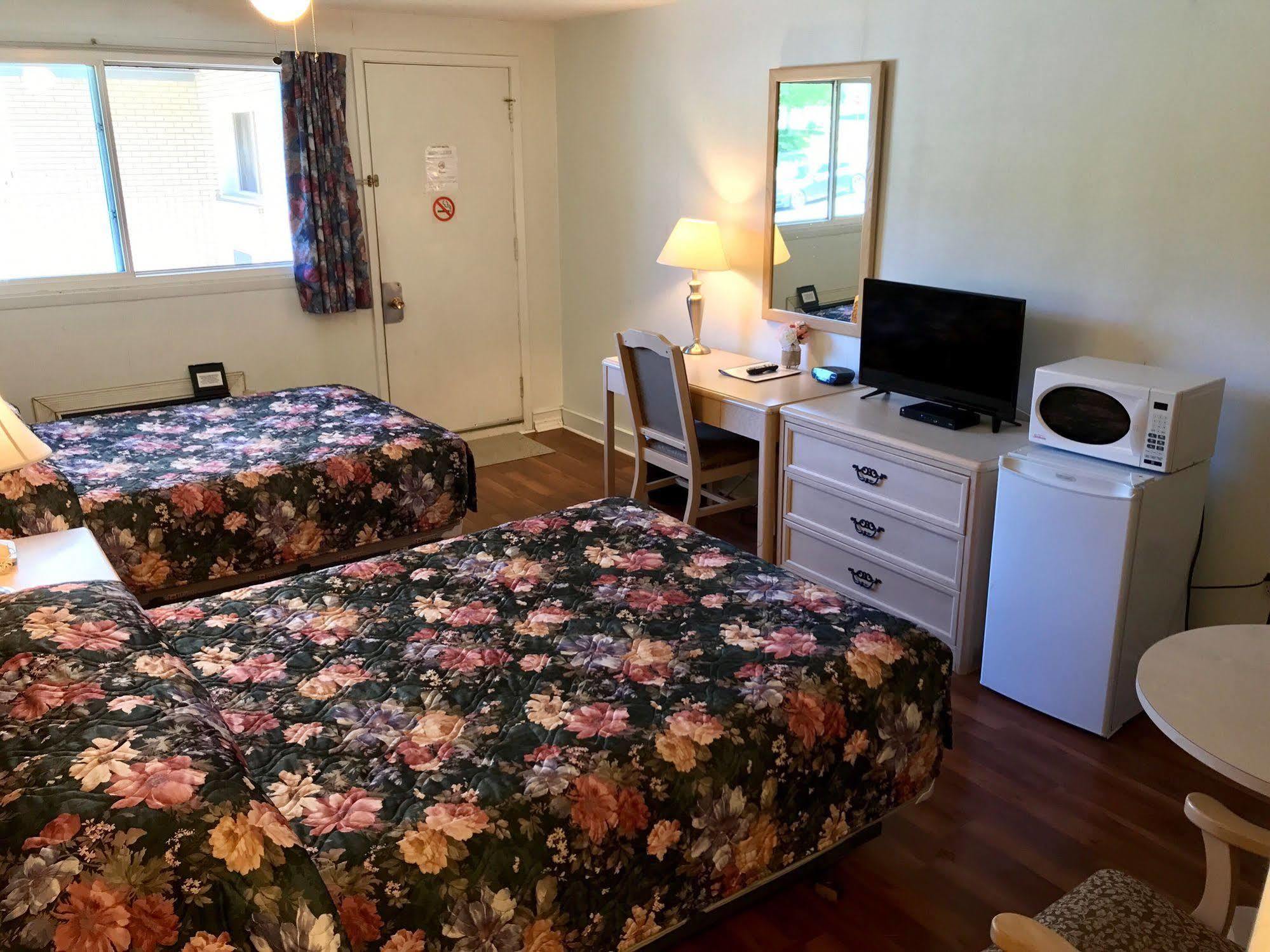 Lake City Motel Дартмут Экстерьер фото