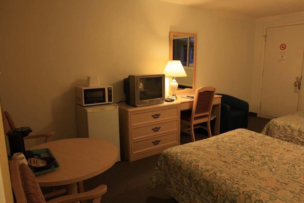 Lake City Motel Дартмут Экстерьер фото