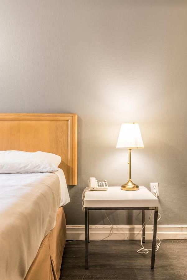 Lake City Motel Дартмут Экстерьер фото